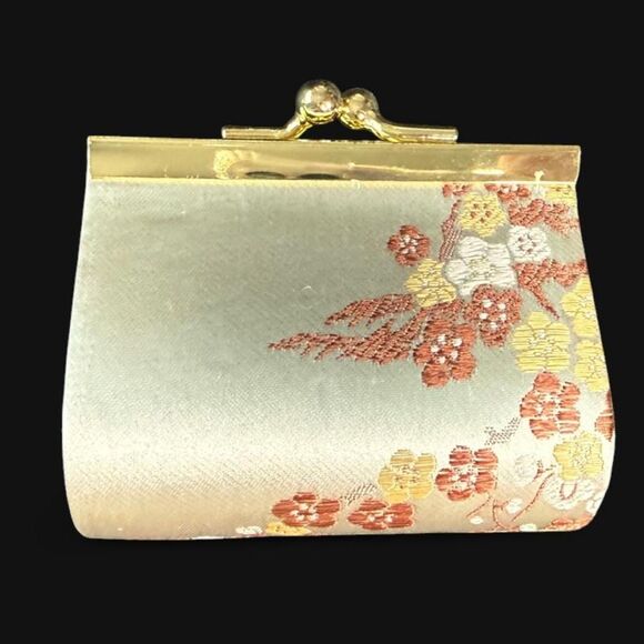 Source Unknown Handbags - VTG Chinese Coin Purse Red Velvet Floral Silk Embroidery Gold Hardware NEW